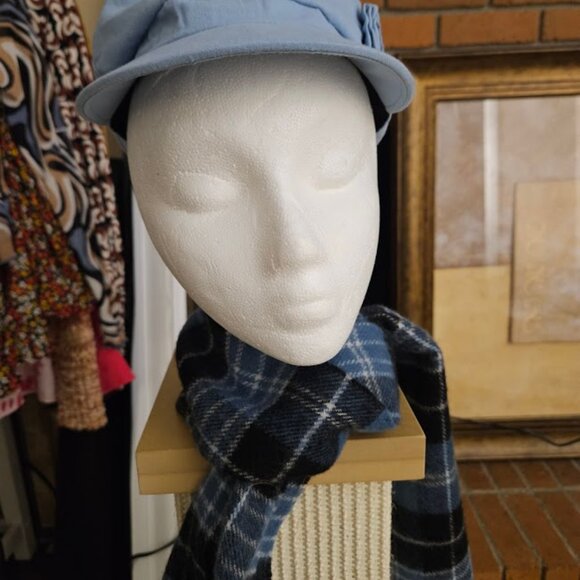 Historic Scotland Alba Aosmhor Scarf & Hat - Picture 3 of 12